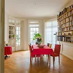 Veeve - By Boulevard De Courcelles